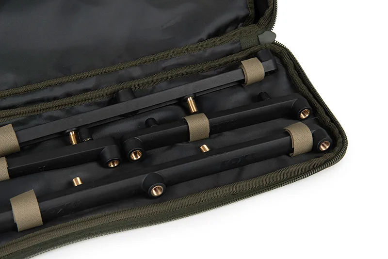 crp049_fox_eos_2__3_rod_tripod_in_bag_detail_2