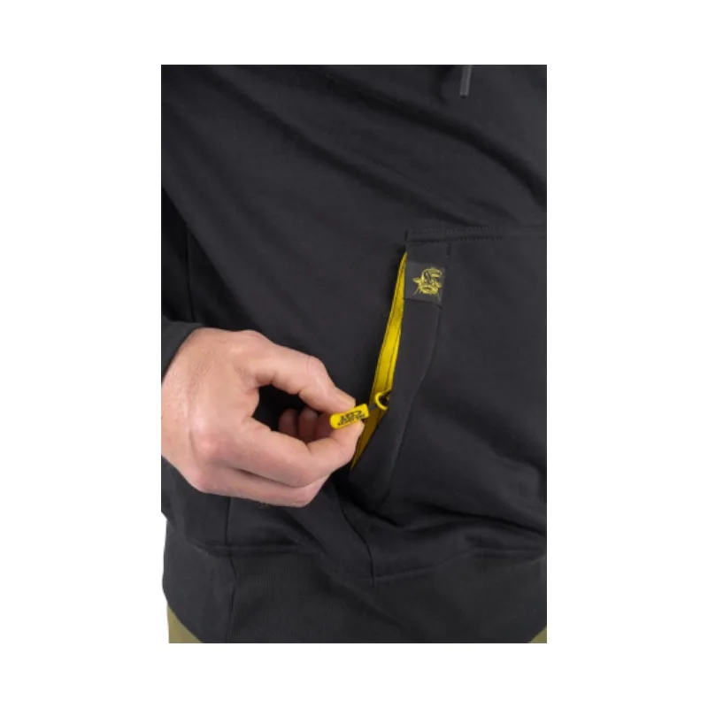 bc-bo500029_blackhoody-03_studio-Photoroom